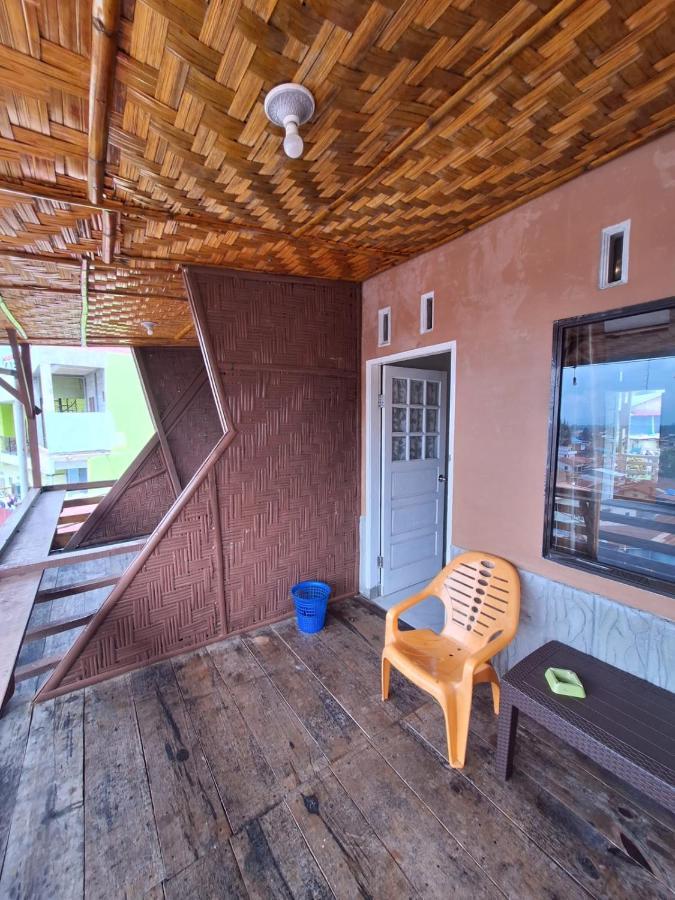 Ron'S Guest House Berastagi Backpacker Rooms Esterno foto