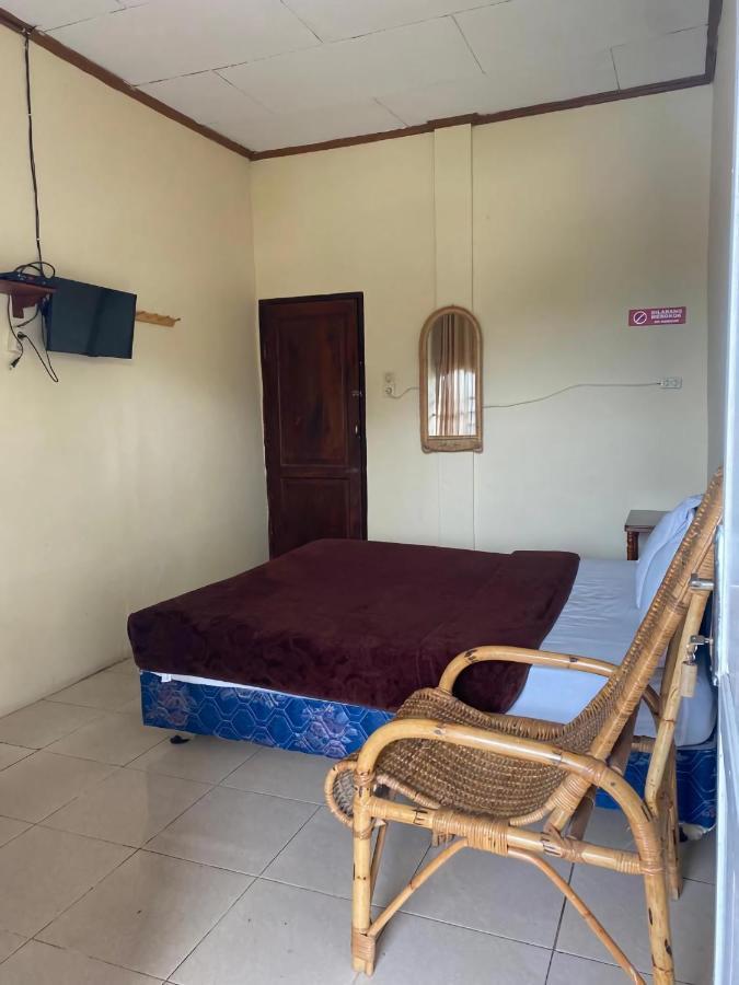 Ron'S Guest House Berastagi Backpacker Rooms Esterno foto