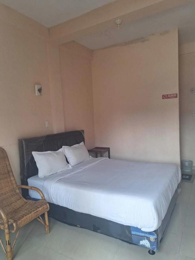 Ron'S Guest House Berastagi Backpacker Rooms Esterno foto